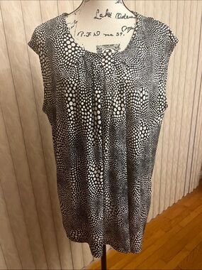 Anne Klein Sleeveless Black and White Dot Print Women's Top
